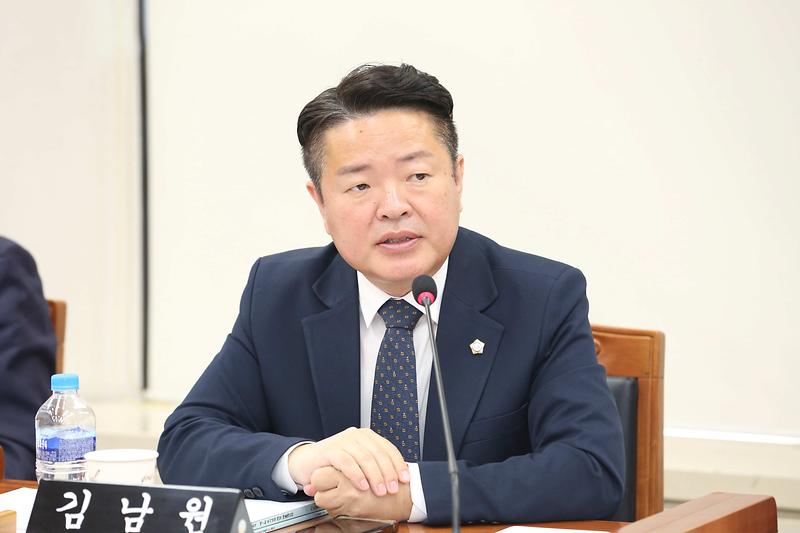 제273회 제5차 기획행정위원회(김남원 위원) 사진