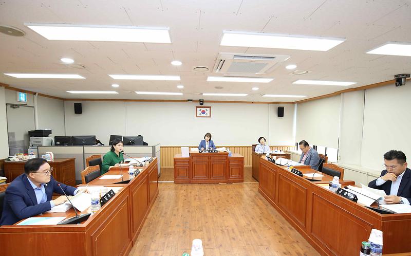 2025.06.17._제274회_제5차_기획행정위원회_(31).jpg 이미지