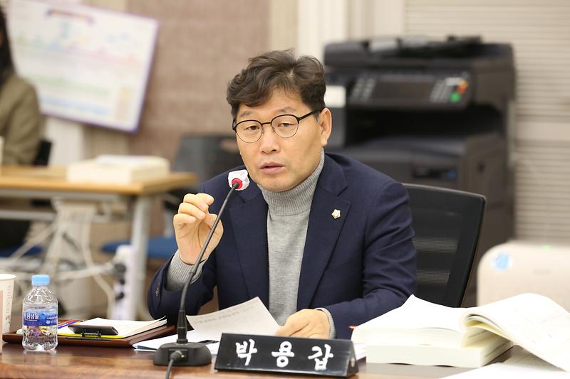 2023.11.22._2023년도_행정사무감사_2일차_(박용갑).jpg 이미지