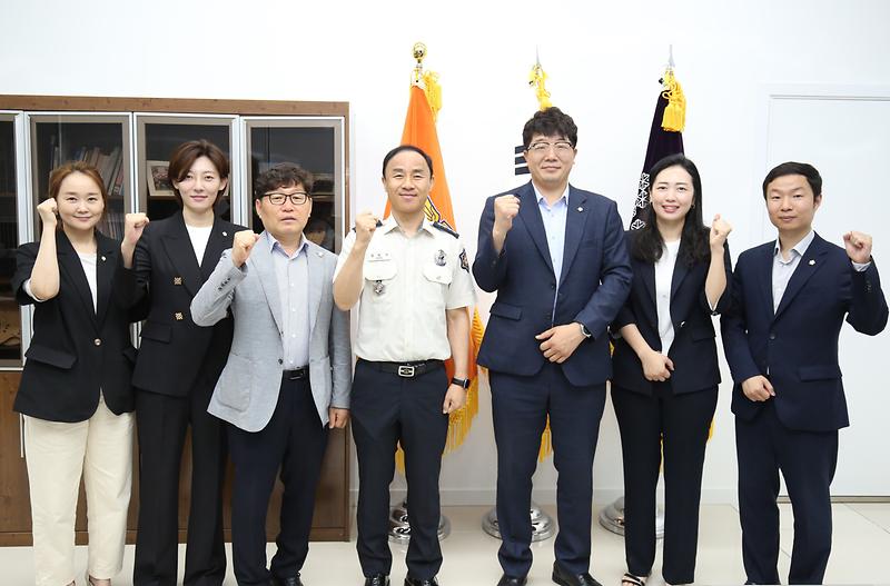2024-07-09_보도자료_사진2(인천_서구의회_후반기_의장단_경찰서,_소방서_방문).jpg 이미지