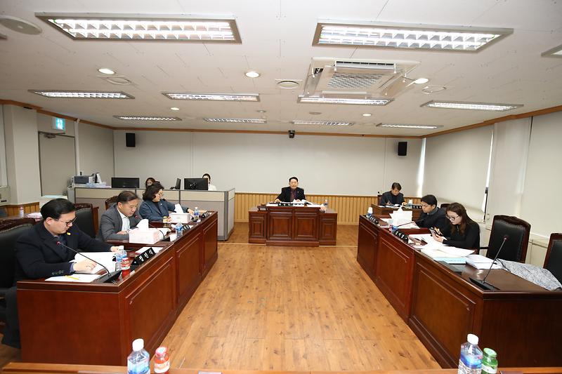 제235회 서구의회 임시회 제2차 자치행정위원회(2020.2.13.)  사진