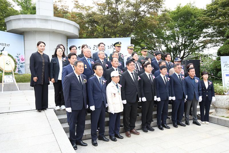 2026.08.15._제81주년_광복절_기념_현충탑_참배_(18)_-.jpg 이미지