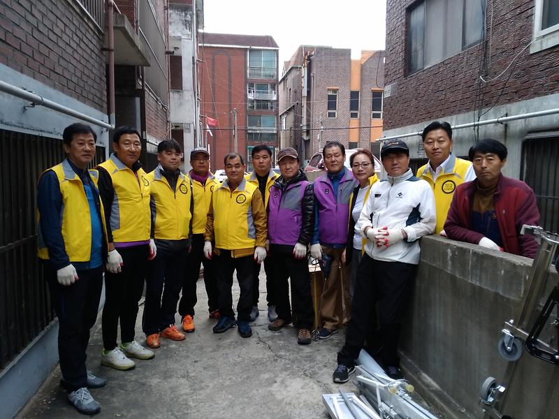석남1동 지역사회보장협의체, 복지사각지대 소외계층에게 주거환경개선사업 실시하여 행복한 보금자리 지원! 사진