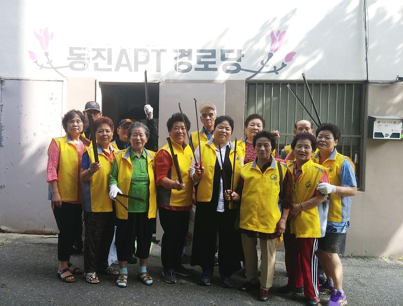 석남3동 경로당, 골목길 가꾸기 봉사활동 전개 사진