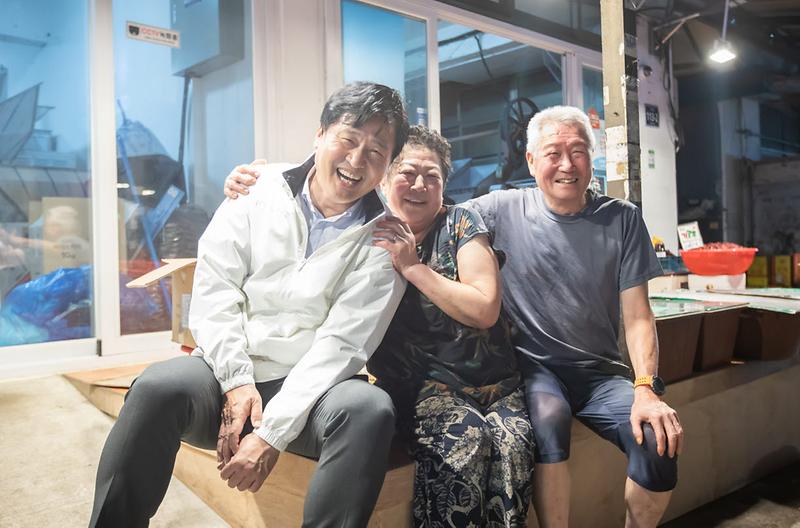 1인천_서구,_추석_명절맞이_전통시장_방문으로_상인_격려(6).jpg 이미지
