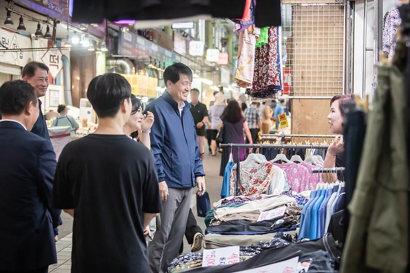 1인천_서구,_추석_명절맞이_전통시장_방문.jpg 이미지