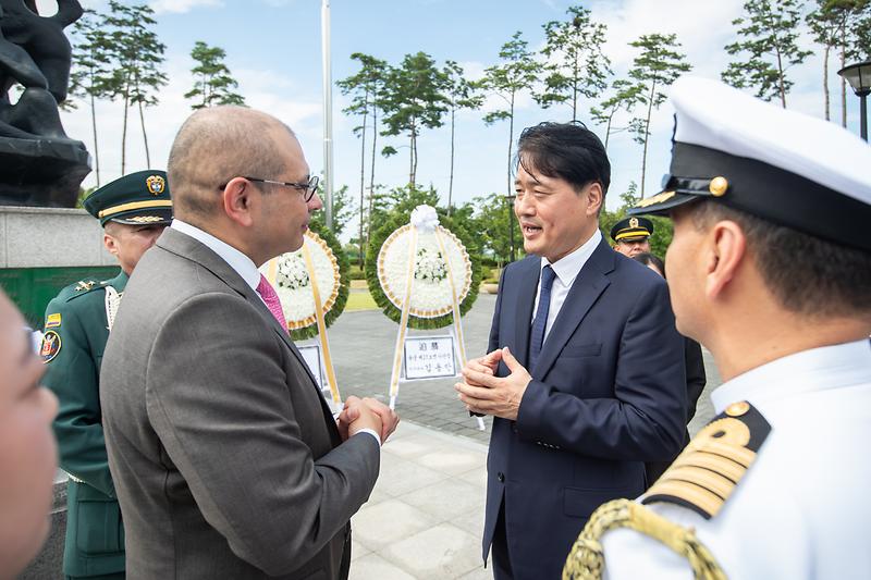 1인천_서구,_콜롬비아군_참전_74주년···경명공원_기념비서_추모행사.jpg 이미지