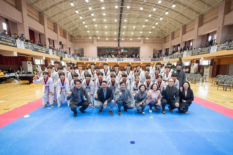 20231111 태권도협회장 및 온누리병원장 태권도 대회 사진