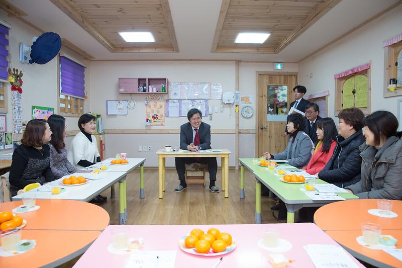2017_동_연두방문_주민과의_대화를_통해_아동친화도시_조성_분위기_확산_2.jpg 이미지