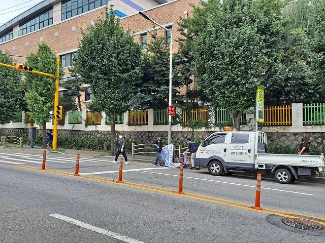 4서구,_개학기_학교_주변_불법광고물_일제_정비_나서__(1).jpg 이미지