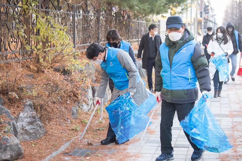 5서구,_111_클린업데이_이어_찾아가는_공감소통_간담회_개최__(1).jpg 이미지