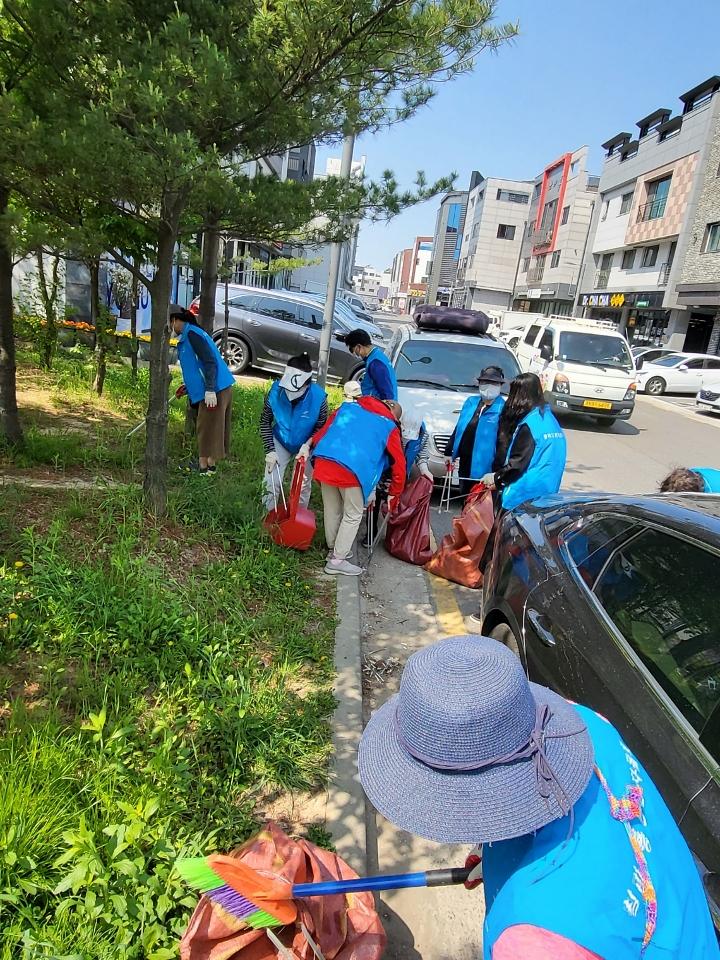 12청라3동,_‘쓱싹쓱싹_클린업데이’_함께_만드는_클린_청라!__(2).jpg 이미지