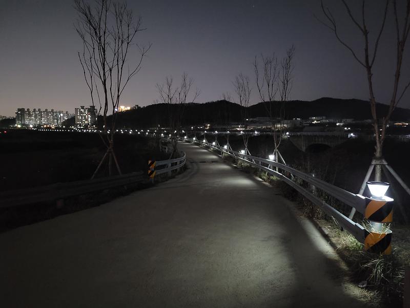1서구,_태양광_조명으로_나진포천_산책길_밝힌다__(1).jpg 이미지