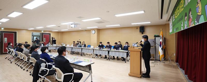 2서구,_청호초중_작은도서관_개관식···“학교와_지역_서로_잇는_공간_기대”__(3).jpg 이미지