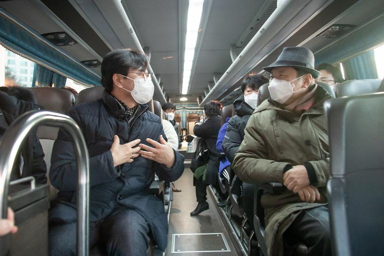 서구,_아이푸드파크_통근버스_운영...‘근로자_출퇴근_부담_던다’_(2).jpg 이미지