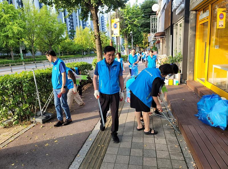 7가좌2동_추석맞이_클린업데이(Clean-up_day)_및_환경사랑_실천운동_실시(1).jpg 이미지
