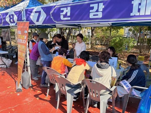 1._서해구_치매_안심_센터,_16·17일_이틀간_치매_인식_개선_캠페인...자가검진·파트너_다짐서_작성1.jpg 이미지