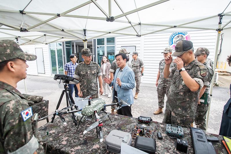2._서해구청장,_을지연습_마지막_날_507여단_47대대_방문…민·관·군_통합방위_협력_강화1.jpg 이미지