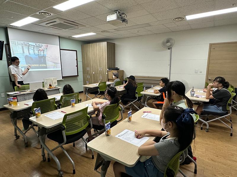 3._공항철도(주),_서해구_드림스타트_프로그램_찾아가는_철도_안전교육_진행1.jpg 이미지